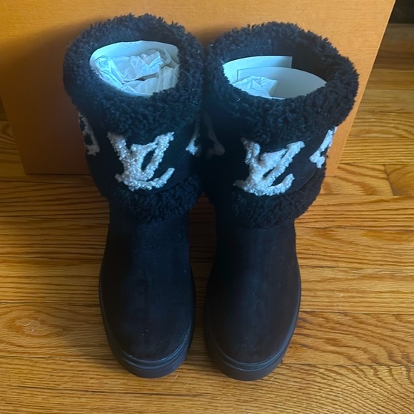 Louis Vuitton Black Snowdrop Flat Ankle Boots - Picture 6 of 14